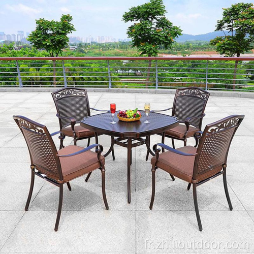 Table basse et chaises mobilier d&#39;extérieur moderne